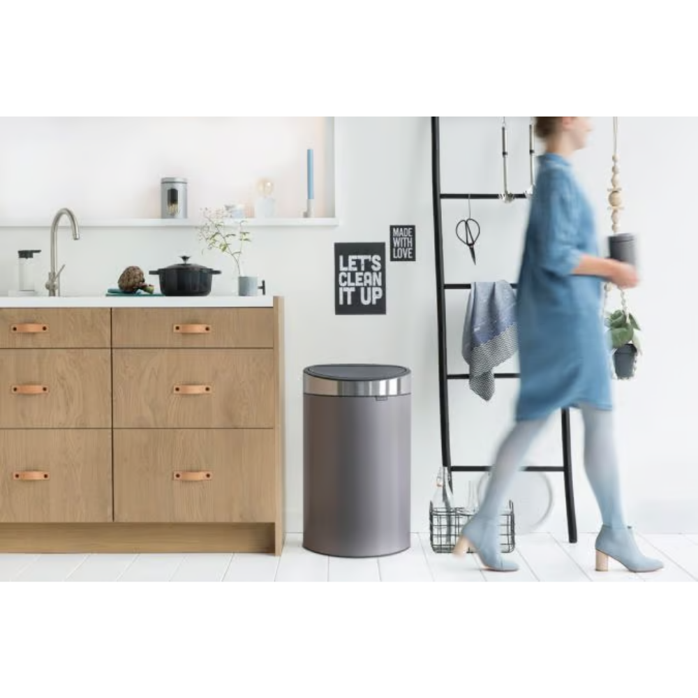 Brabantia｜Touch Bin New 平背彈蓋垃圾桶 40L｜塑膠內桶｜3款顏色