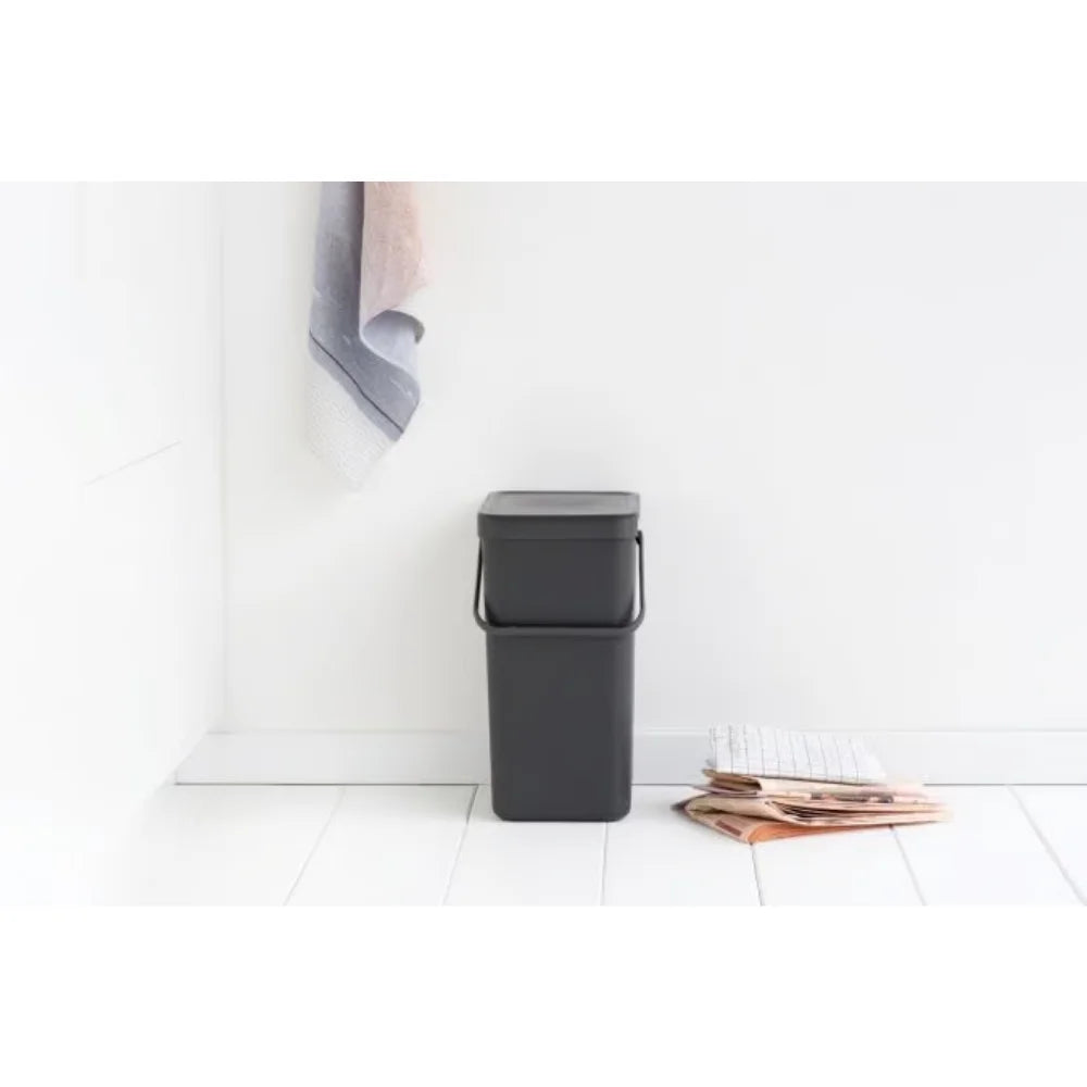 Brabantia｜Sort & Go Waste Bin 掛牆式手提回收垃圾桶 16L｜塑膠內桶｜4款顏色