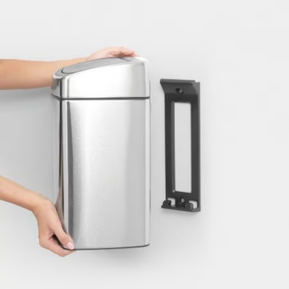 Brabantia｜Touch Bin 方形彈蓋腳踏桶 10L｜無印