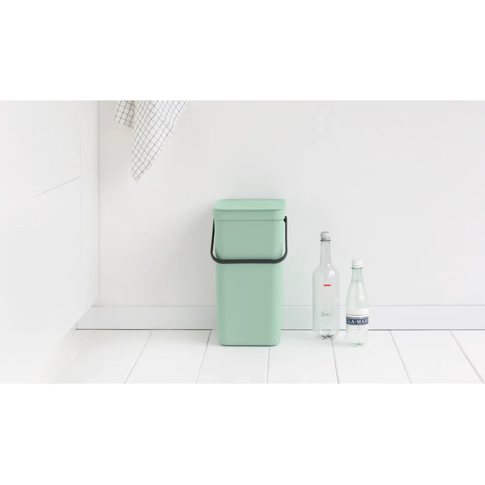 Brabantia｜Sort & Go Waste Bin 掛牆式手提回收垃圾桶 16L｜塑膠內桶｜4款顏色