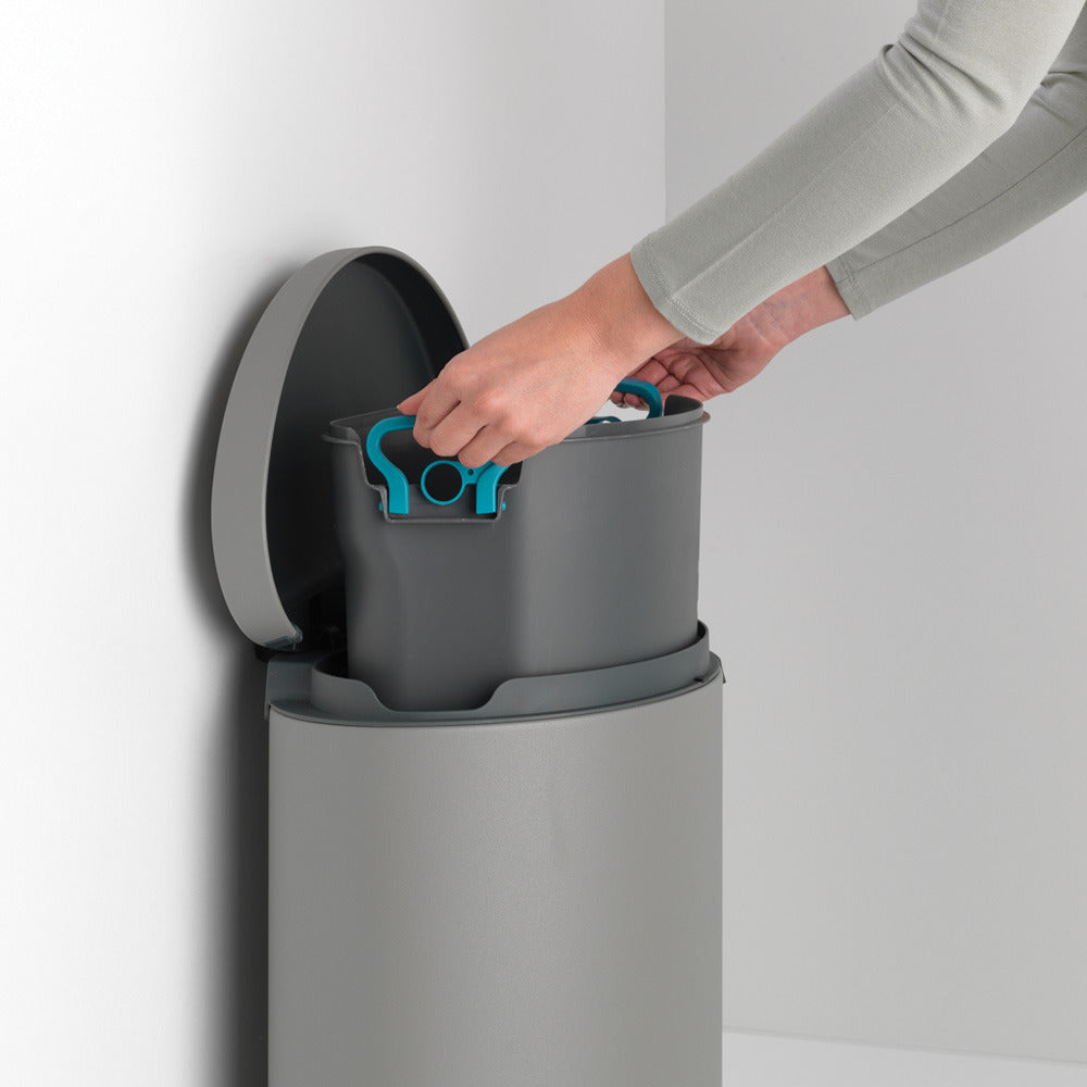 Brabantia｜Pedal Bin Flatback+ 靜音半圓平背腳踏桶 30L｜2款顏色