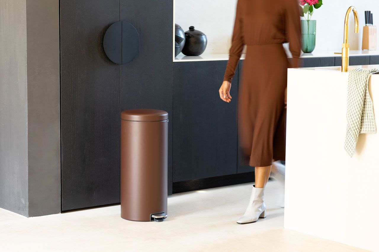 Brabantia｜Pedal Bin Newlcon 圓形腳踏垃圾桶 30L｜塑膠內桶｜5款顏色