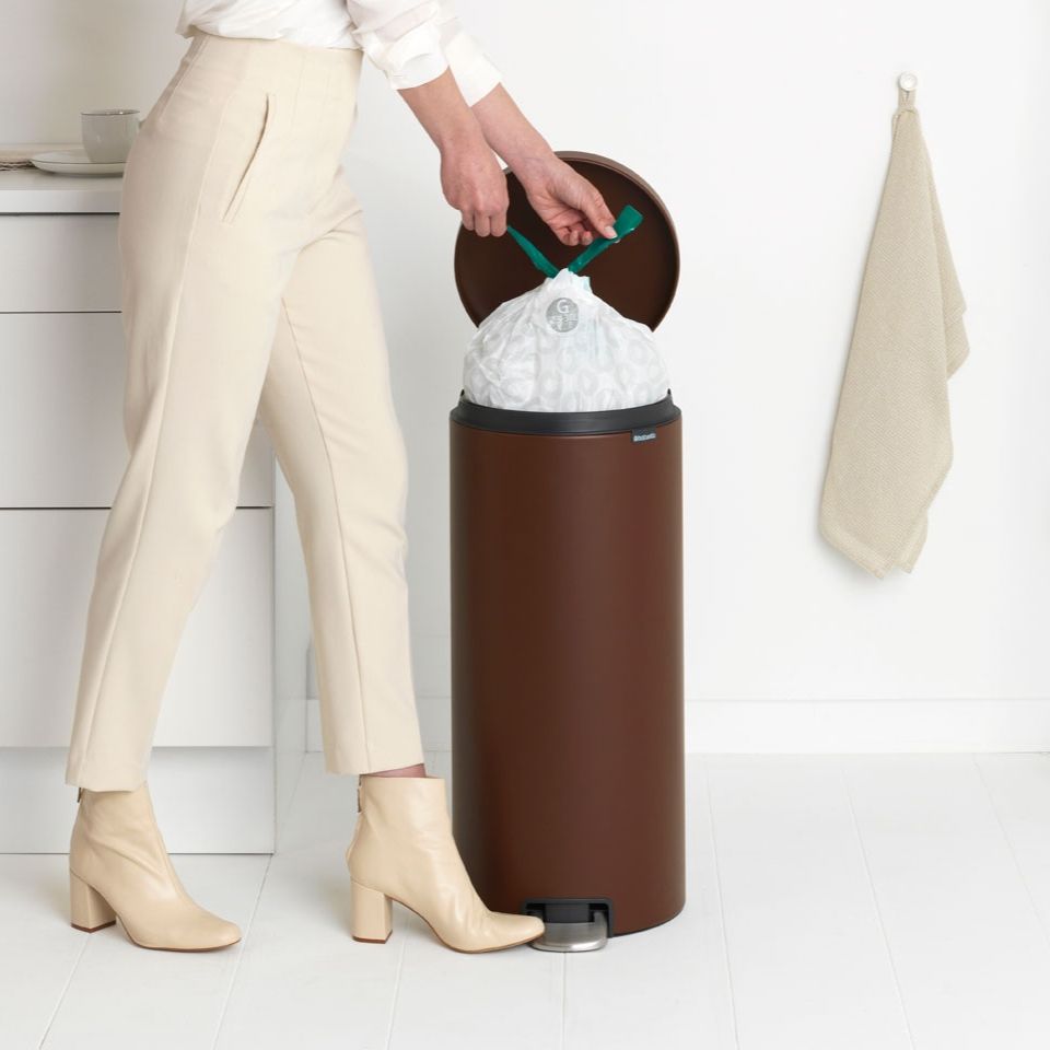 Brabantia｜Pedal Bin Newlcon 圓形腳踏垃圾桶 30L｜塑膠內桶｜5款顏色