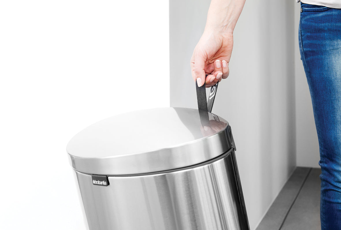 Brabantia｜Pedal Bin Flatback+ Silent Semi-circular Flat Back Pedal Bucket 40L｜Brushed Unprinted Sand Steel