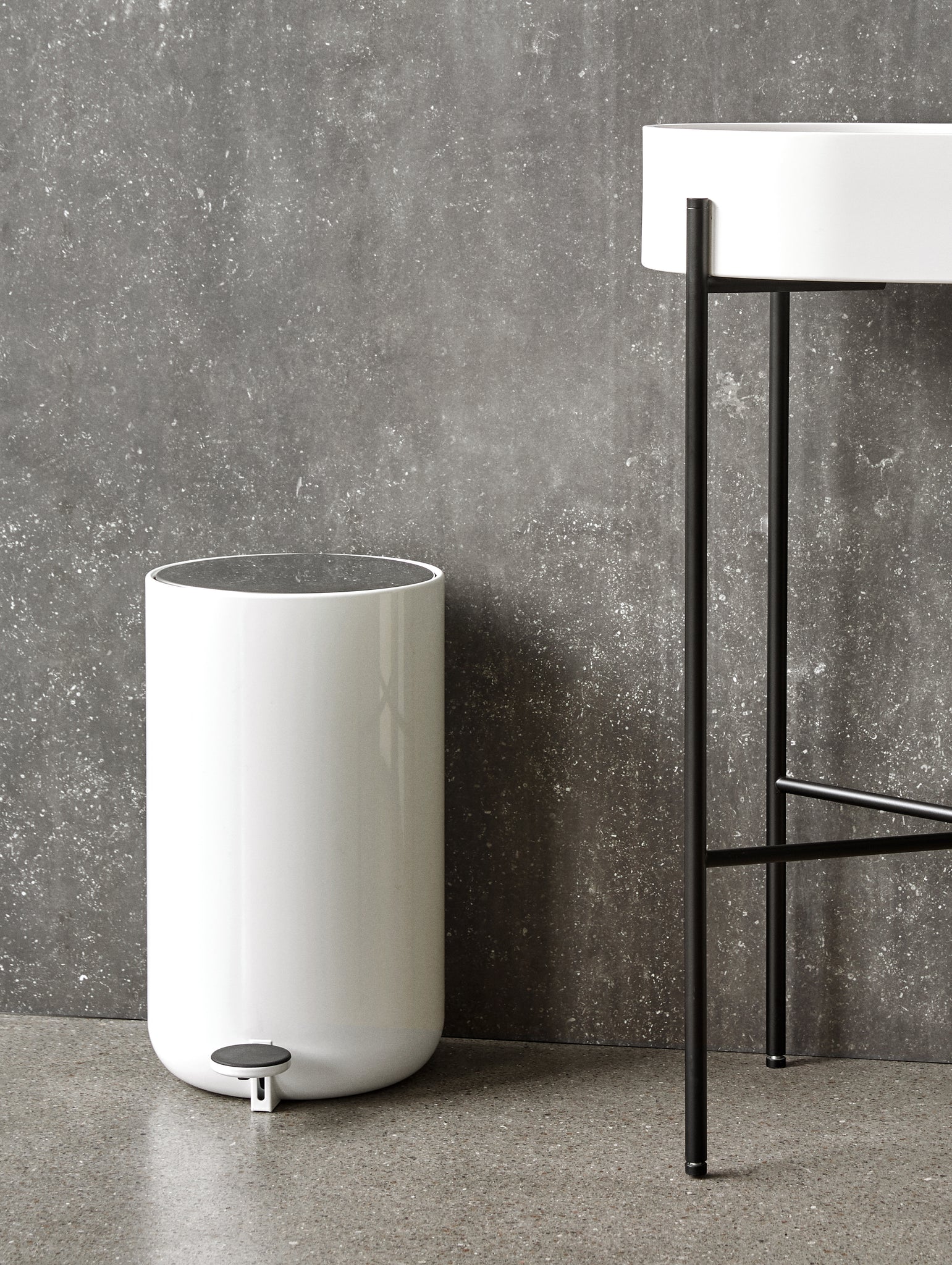 Menu - Denmark｜Norm Architects｜Pedal Bin Round Silent Pedal Bin 20L｜2 colors 