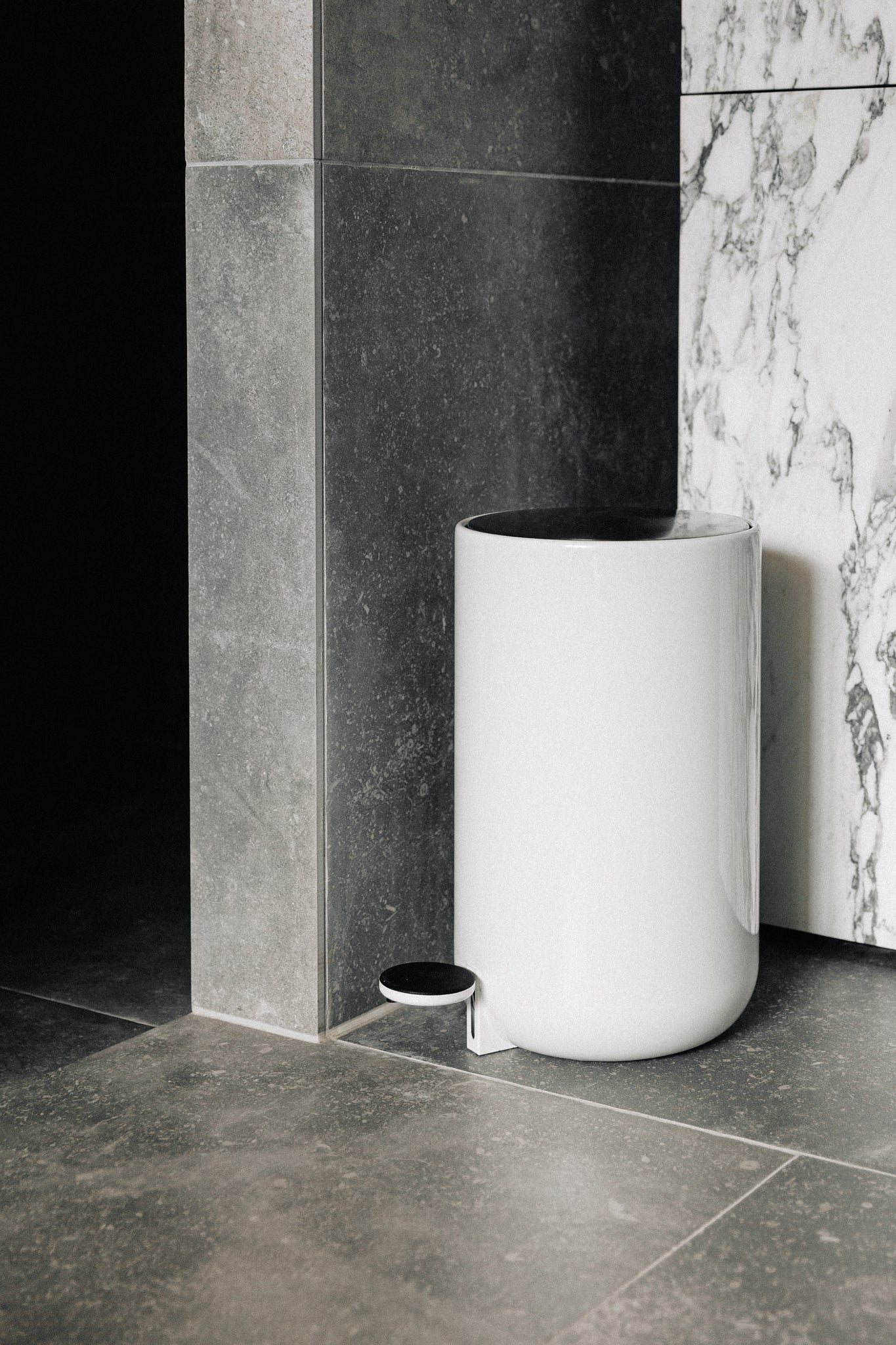 Menu - Denmark｜Norm Architects｜Pedal Bin Round Silent Pedal Bin 11L｜2 colors 